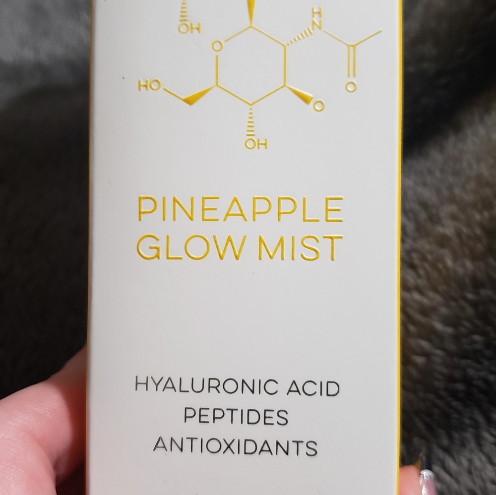 Clean Skin Club Pineapple Glow Mist
